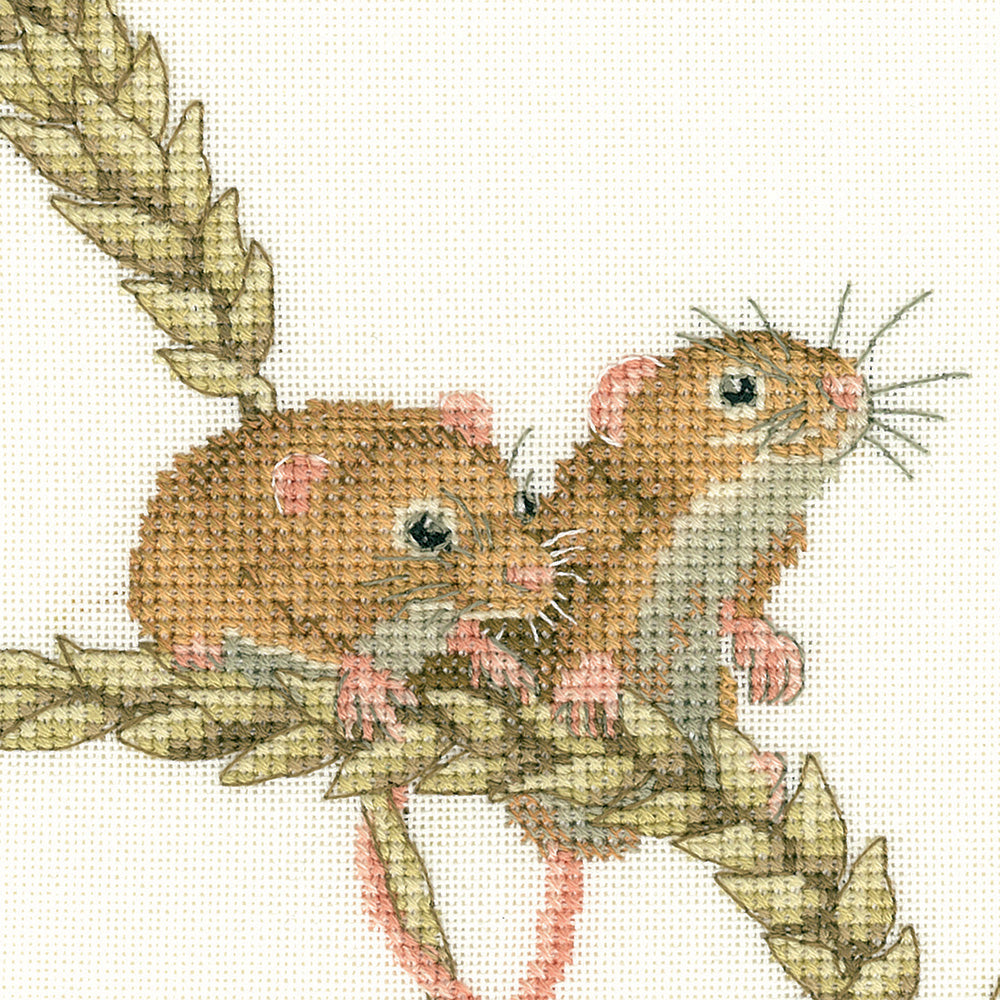 Harvest Mice cross stitch kit - LDHM1264